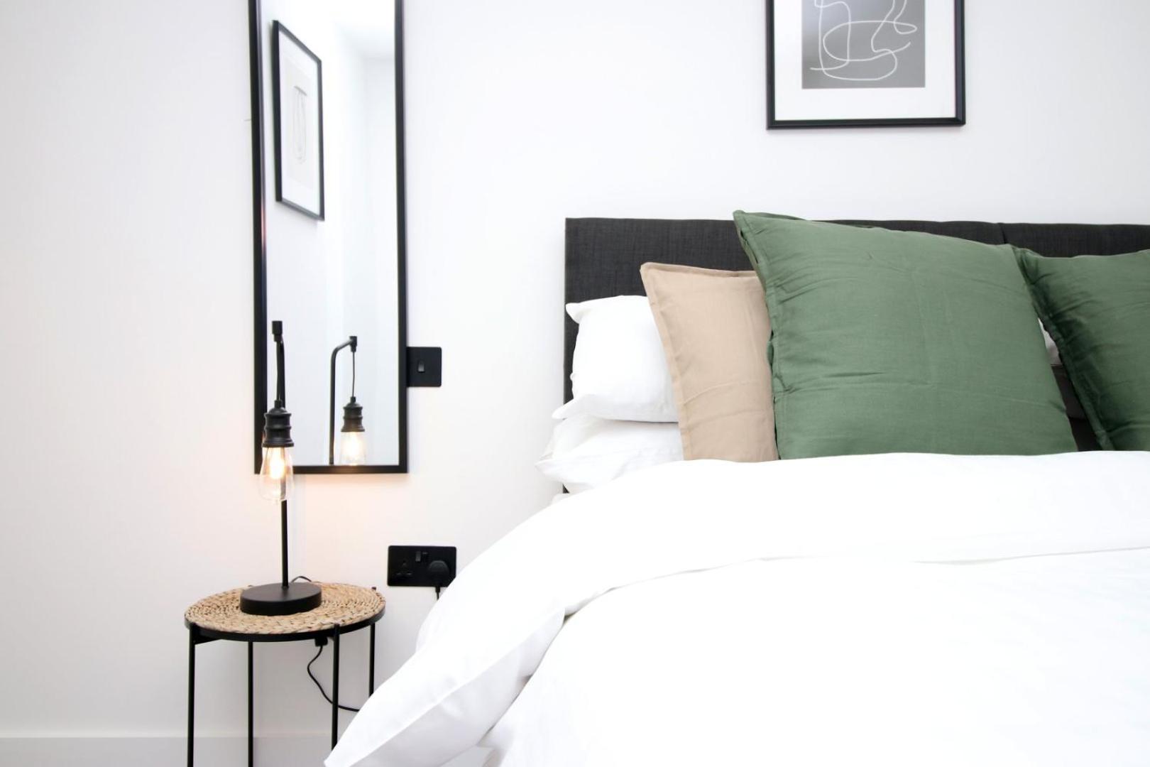 2 Bedroom With Free Parking スウィンドン エクステリア 写真